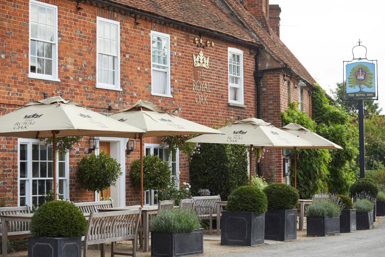 The Royal Oak, Yattendon Frilsham Bagian luar foto