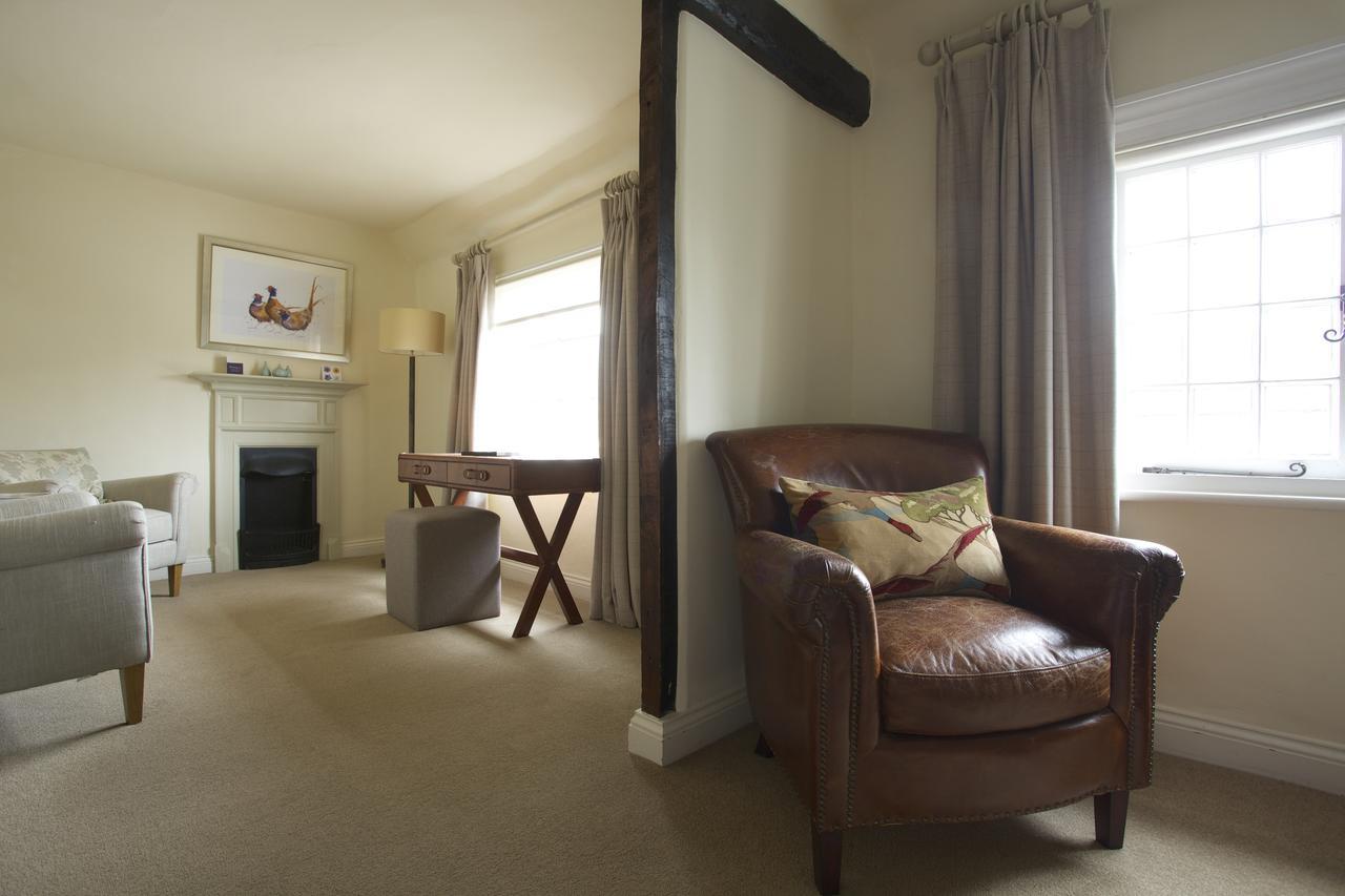 The Royal Oak, Yattendon Frilsham Bagian luar foto