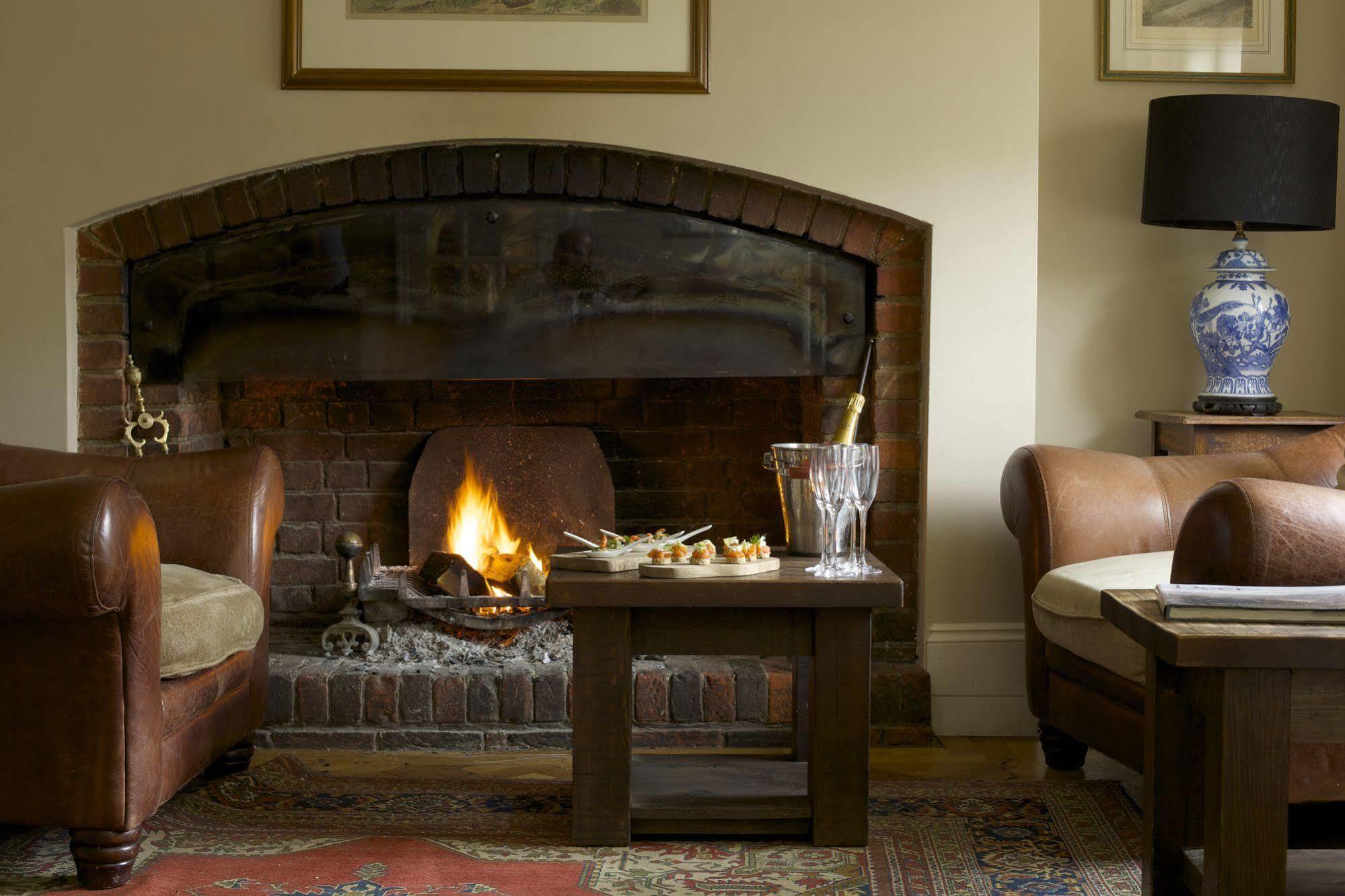 The Royal Oak, Yattendon Frilsham Bagian luar foto